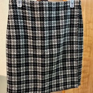 Cute Black/White Faux Wrap Pencil Wool- blend Skirt size 4